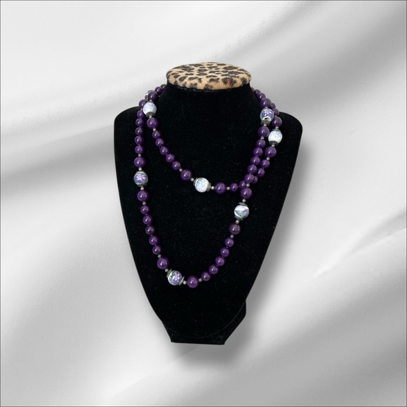 Super long vintage Purple Beaded Necklace with painted porcelain - Picture 1 of 8